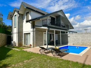 Sapanca Sıcak Havuzlu Villa ile Romantik Bir Kaçamak